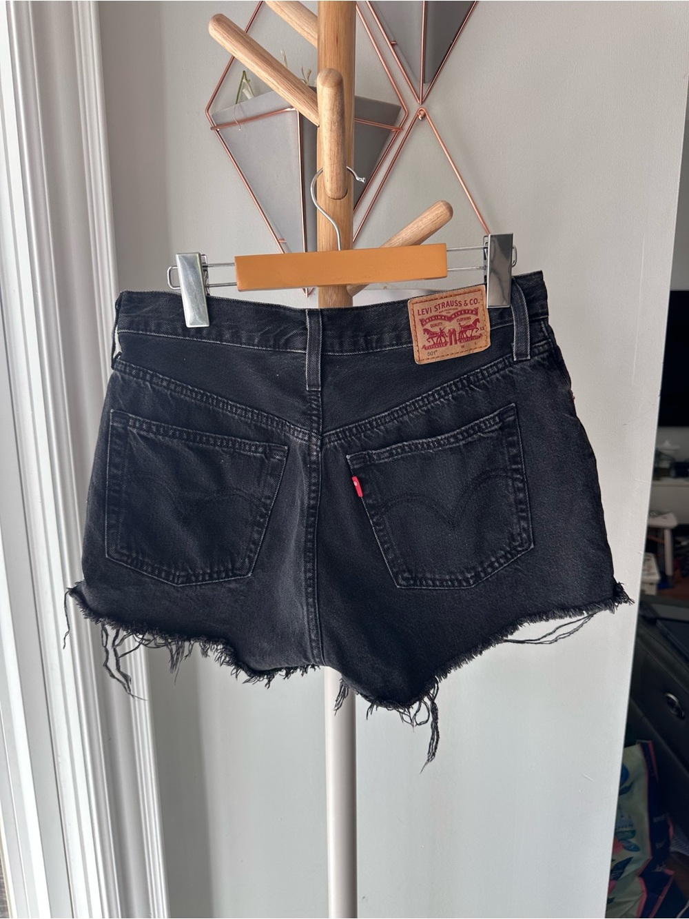 Levi's 501 RARE BLANK RED TAB Black Frayed Hem Denim Jean Shorts Raw Hem Size 28